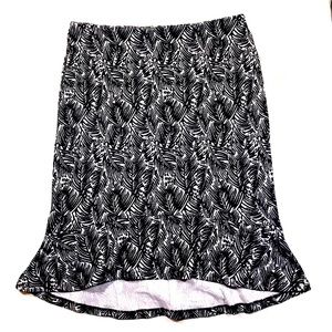 NWT | Michael Kors | Skirt | Black and White Leaf print | Size XL
